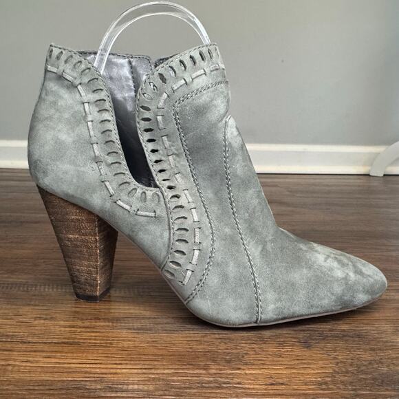 Vince Camuto Reeista size 7.5 gray suede block ankle booties almond toe cut out - Picture 2 of 13